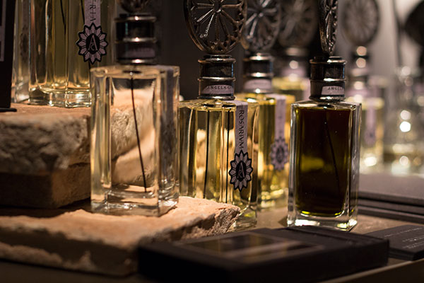 Angela Ciampagna – Profumi di Nicchia